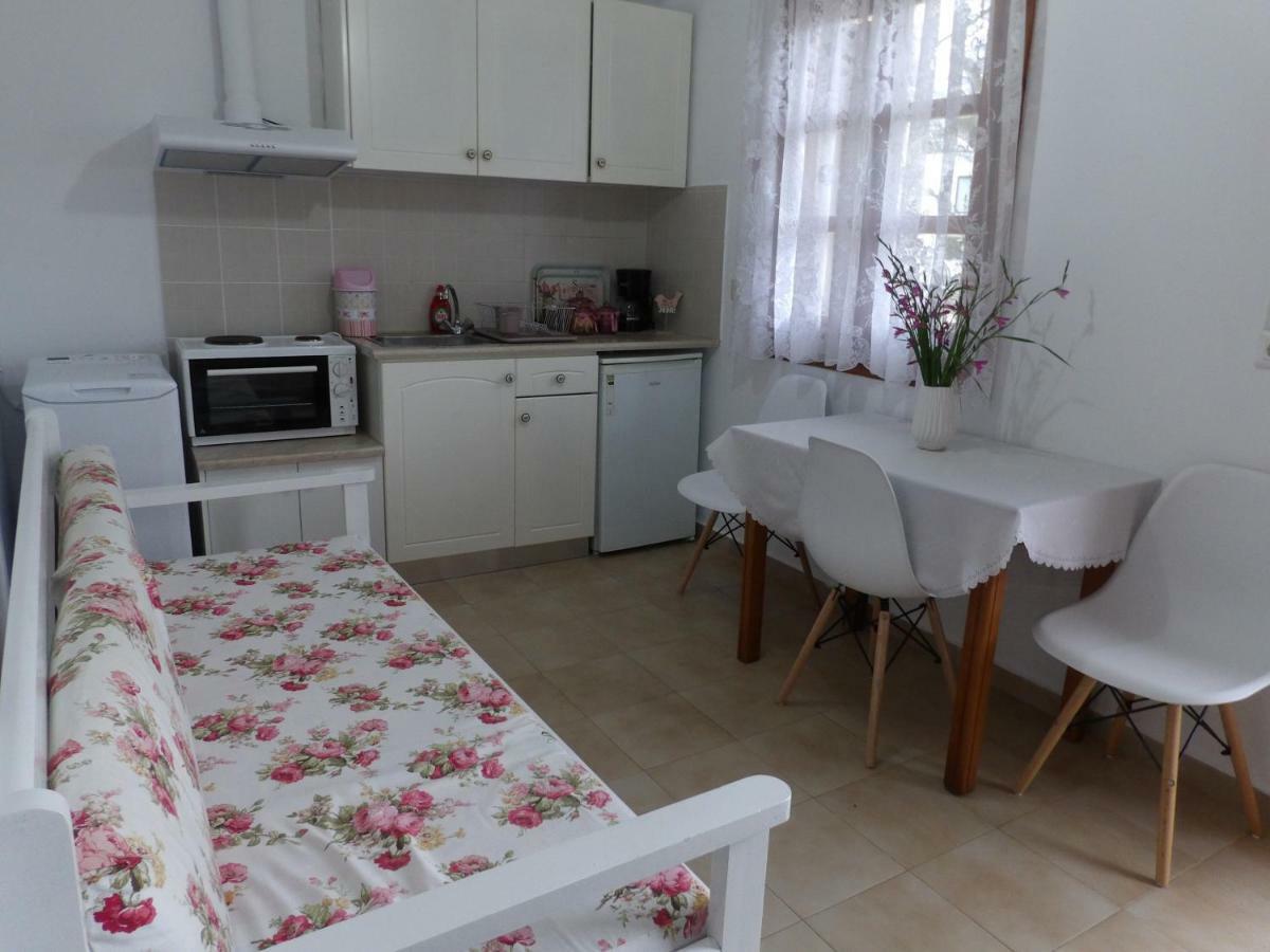 Teo 3 Apartment Goúvai Luaran gambar